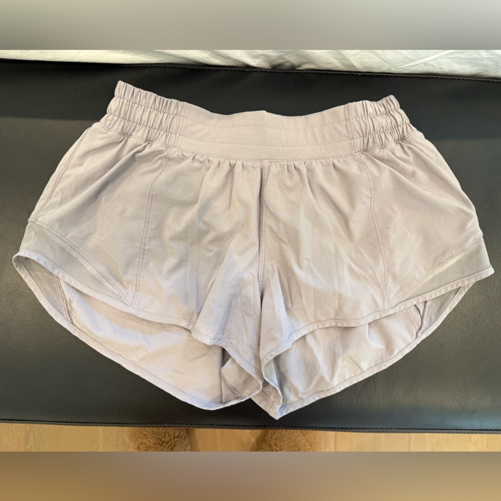Lululemon Athletica Hotty Hot Low-Rise Lined Short 2.5”Light gray